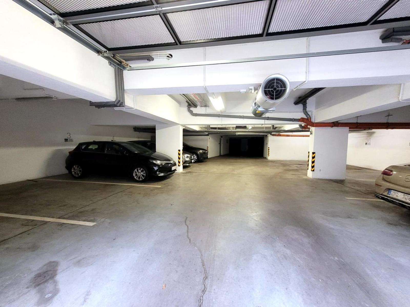 Апарт-готель Osiedle Cesarskie - Parking - Bryza Свіноуйсьце