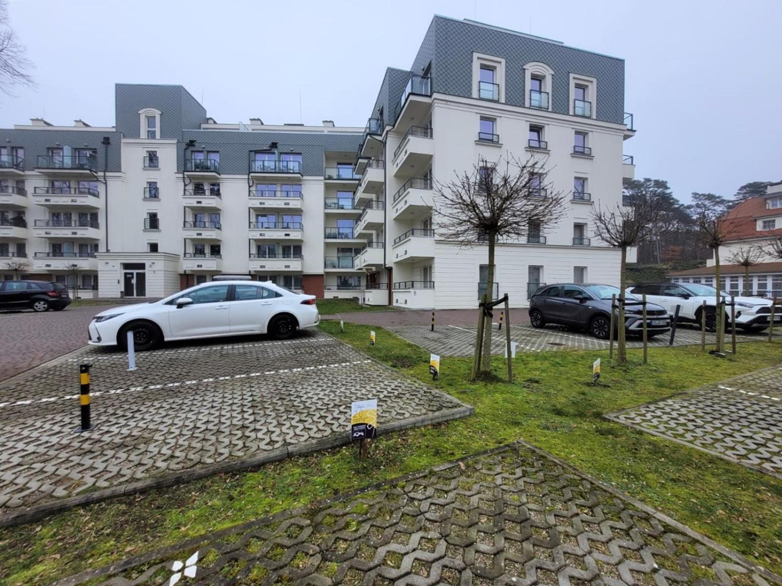 Osiedle Cesarskie - Parking - Bryza *