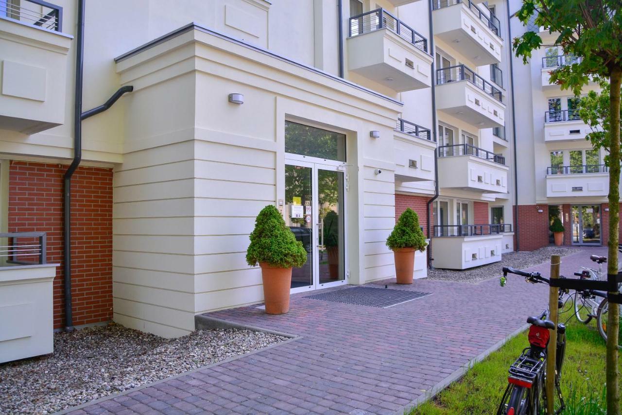 Osiedle Cesarskie - Parking - Bryza Апарт-готель Свіноуйсьце